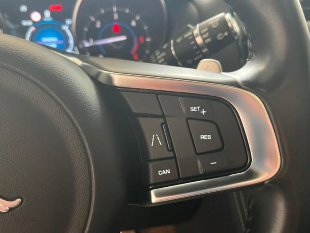 Jaguar F-Pace usata a Trapani (16)