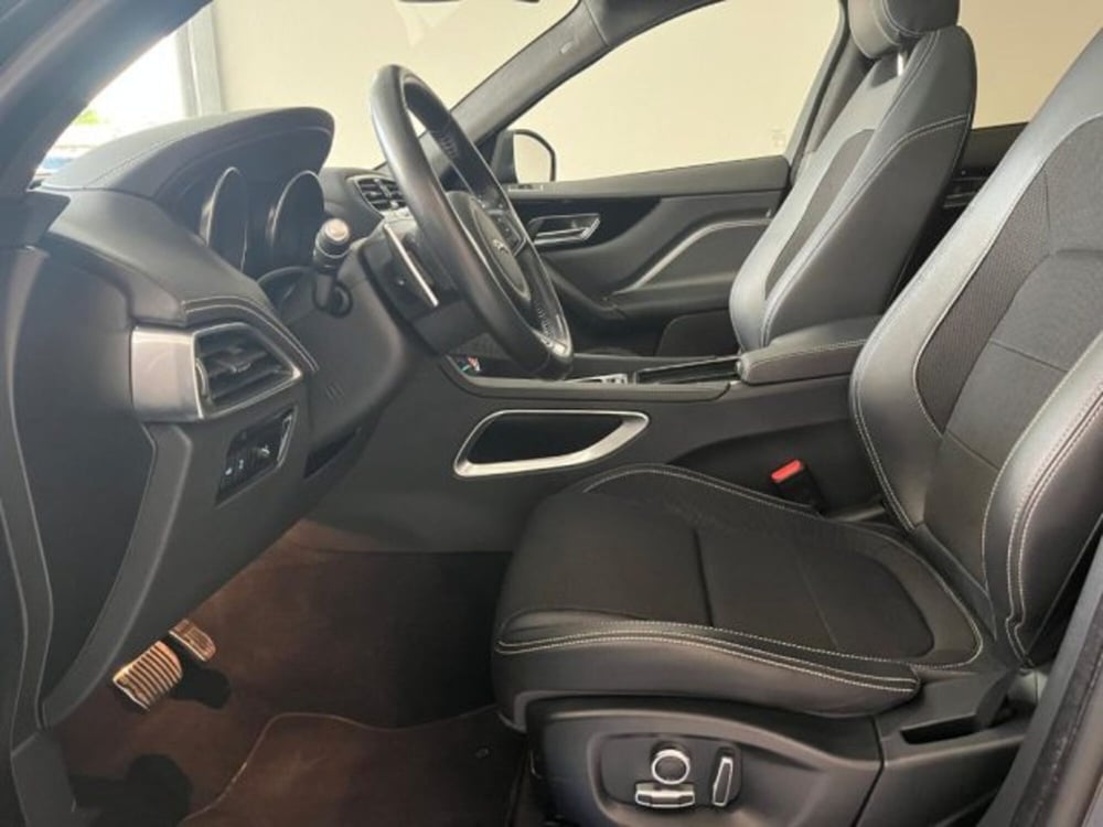 Jaguar F-Pace usata a Trapani (20)