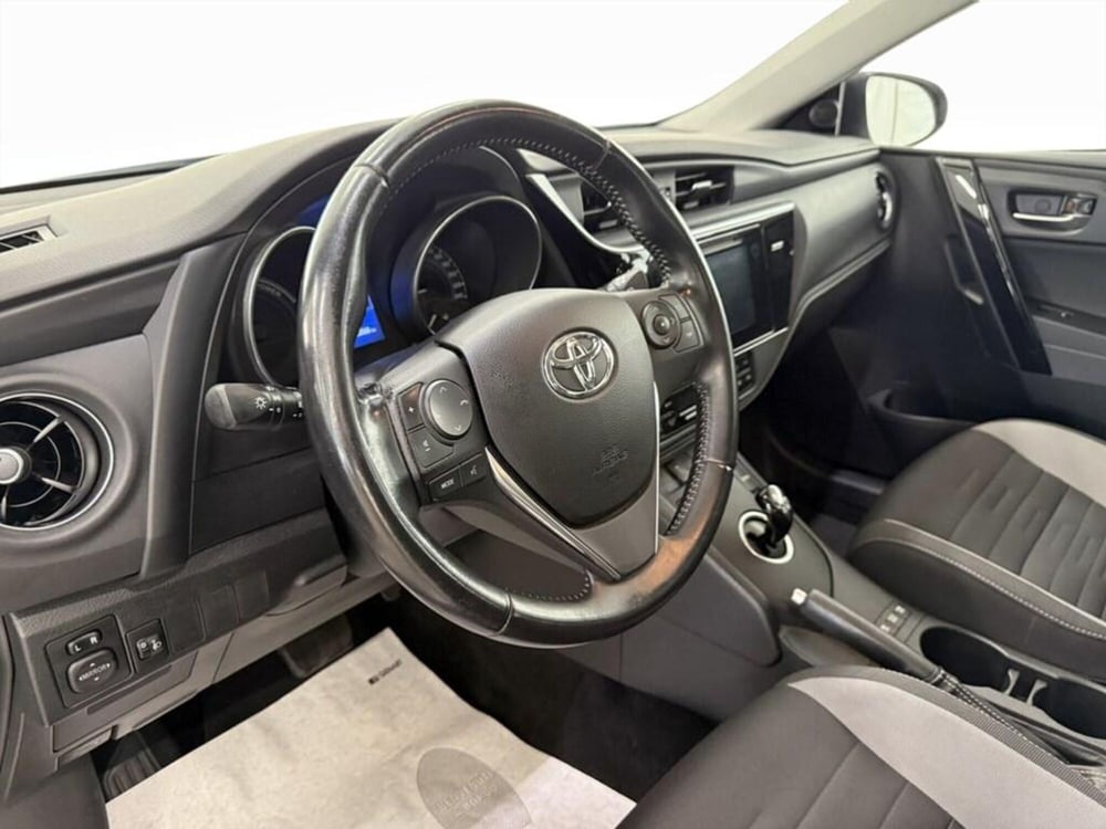 Toyota Corolla Touring Sports usata a Monza e Brianza (11)