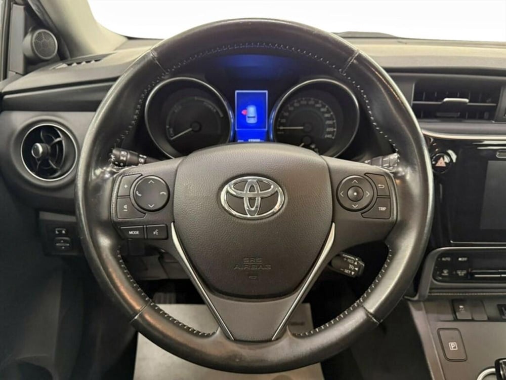 Toyota Corolla Touring Sports usata a Monza e Brianza (7)