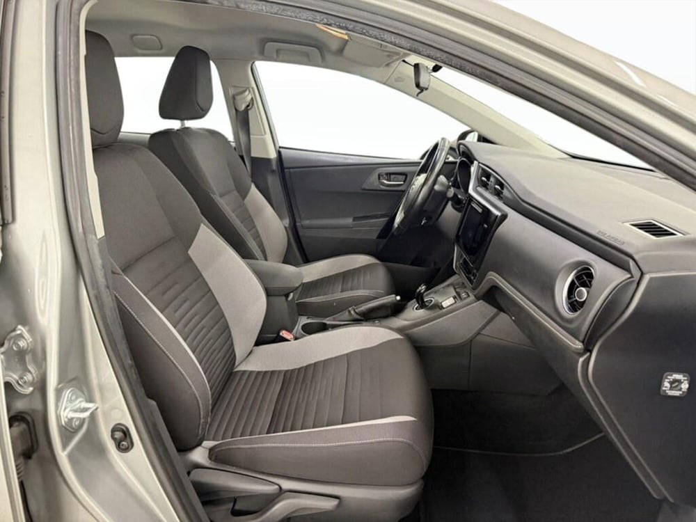 Toyota Corolla Touring Sports usata a Monza e Brianza (9)