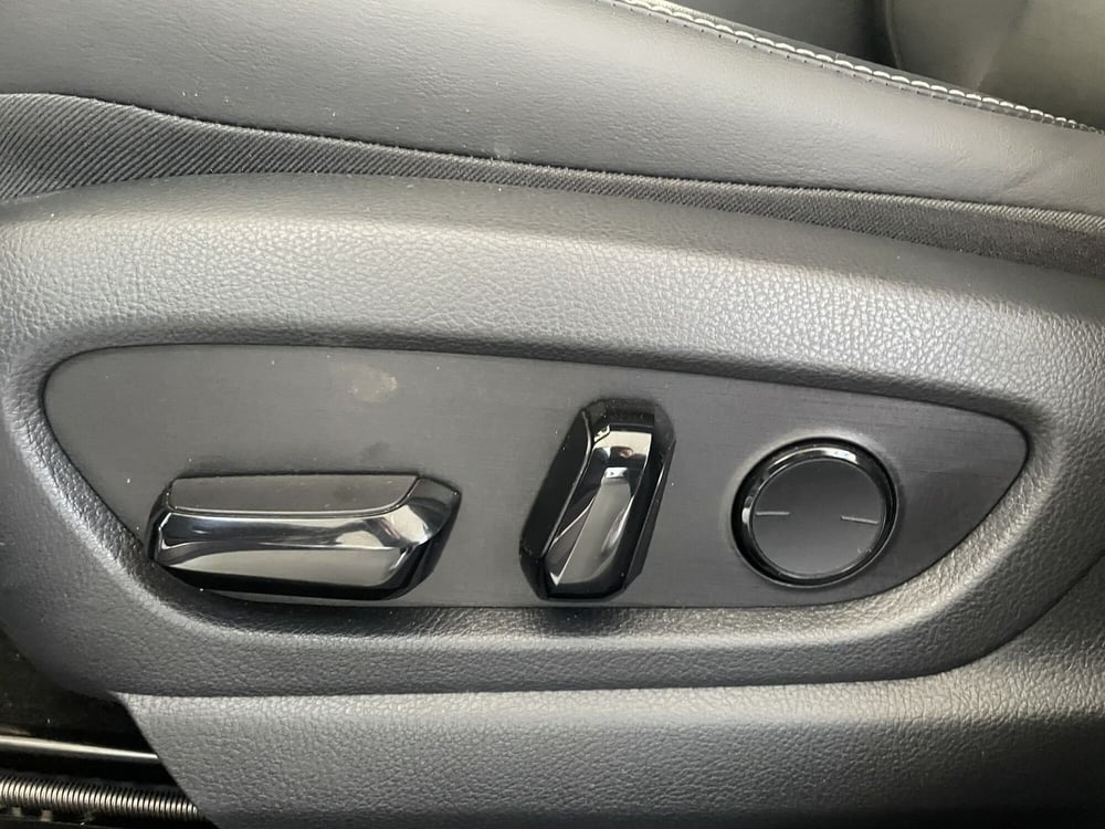 Lexus UX usata a Treviso (12)
