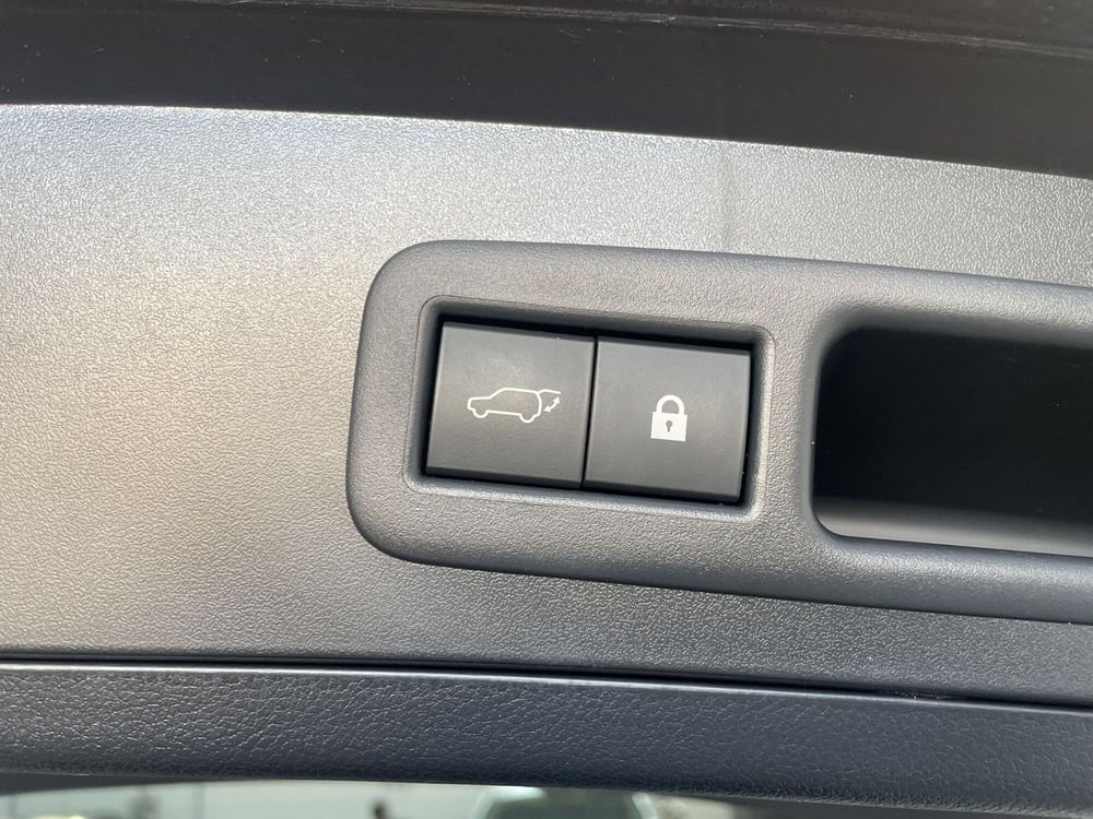 Lexus UX usata a Treviso (17)