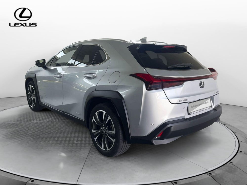 Lexus UX usata a Treviso (7)