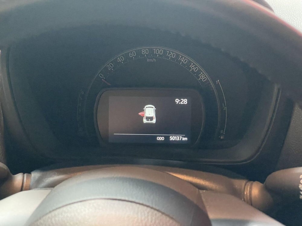 Toyota Aygo X usata a Pistoia (12)