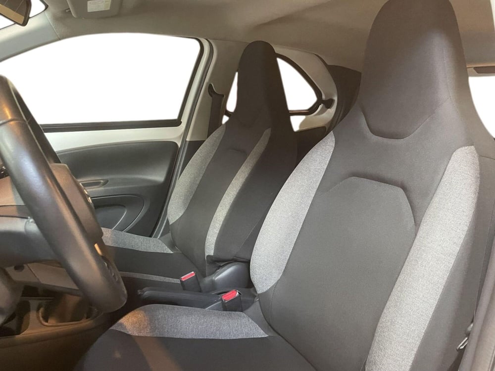 Toyota Aygo X usata a Pistoia (9)