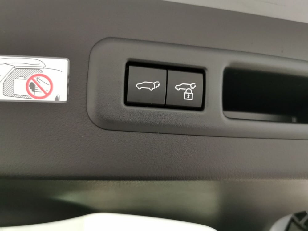 Lexus LBX usata a Roma (16)