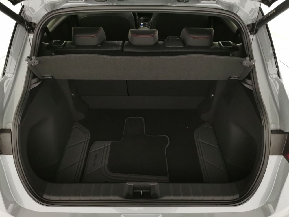 Lexus LBX usata a Roma (7)