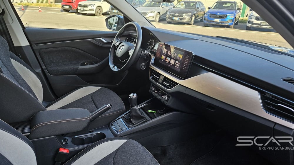 Skoda Kamiq usata a Livorno (17)