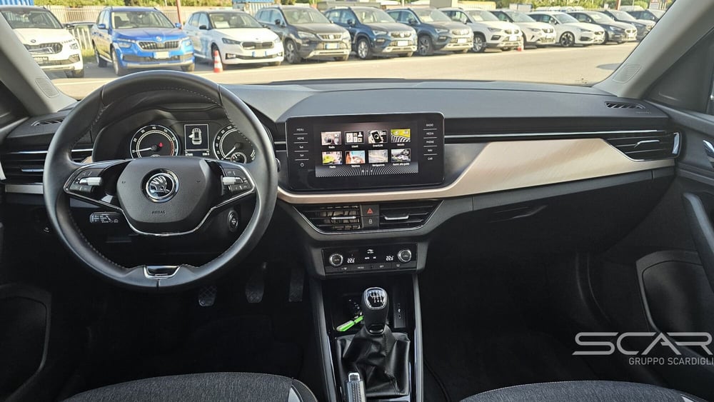 Skoda Kamiq usata a Livorno (18)