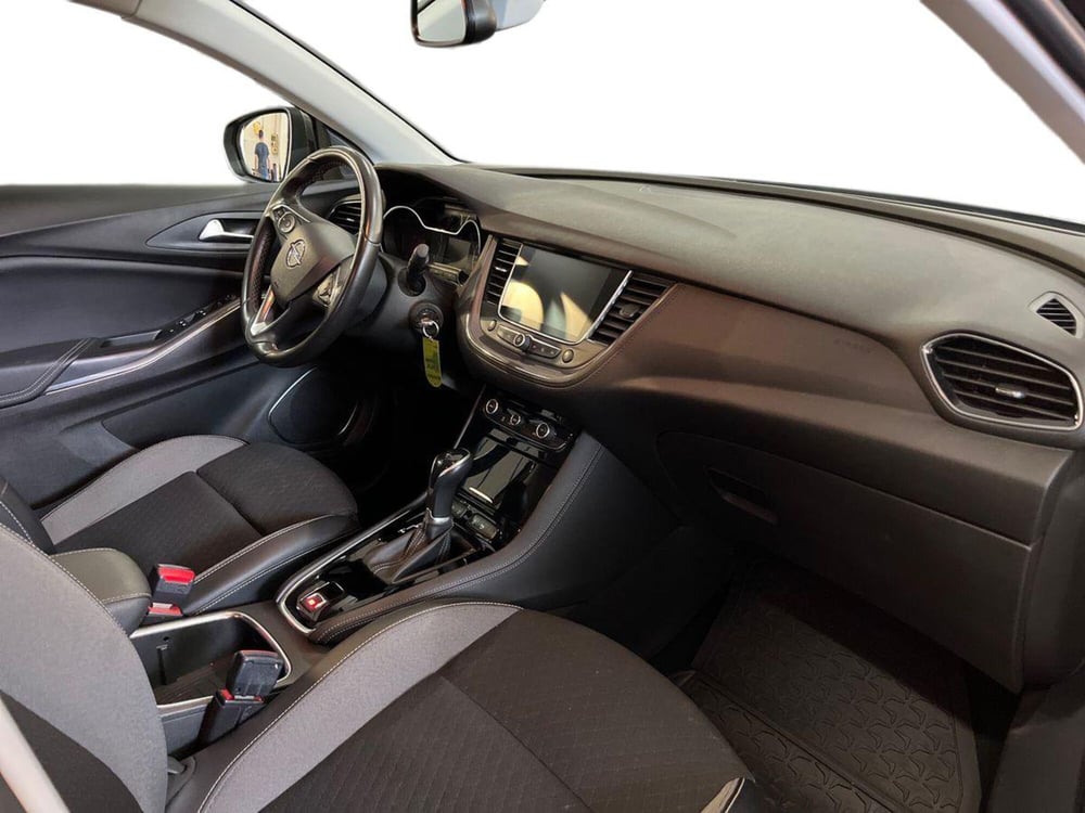 Opel Grandland X usata a Bari (19)