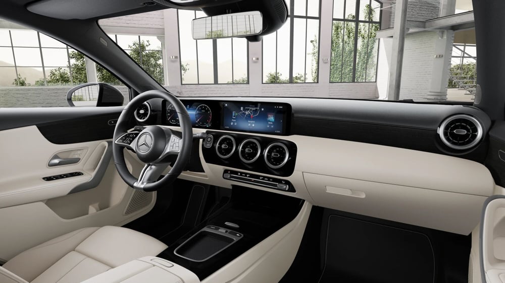 Mercedes-Benz Classe A nuova a Milano (5)