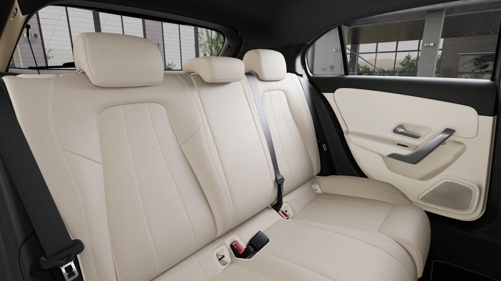 Mercedes-Benz Classe A nuova a Milano (6)