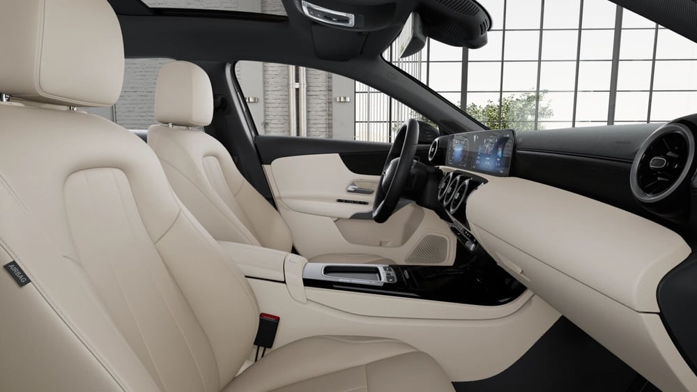 Mercedes-Benz Classe A nuova a Milano (7)