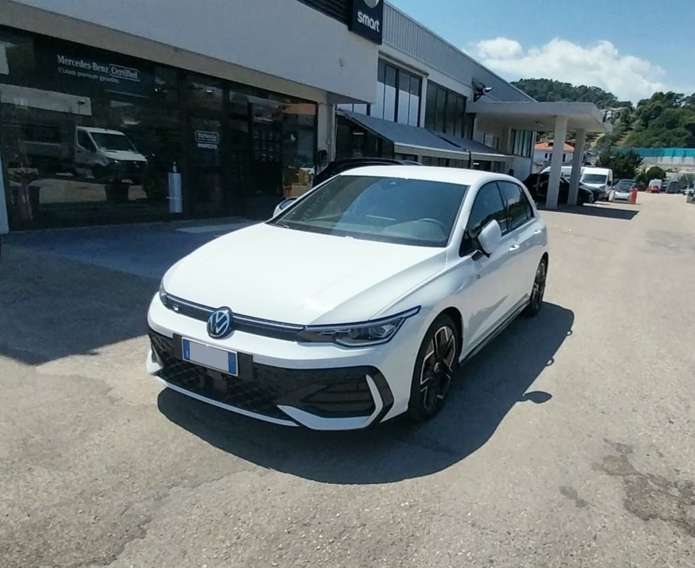 Volkswagen Golf nuova a Pescara (2)
