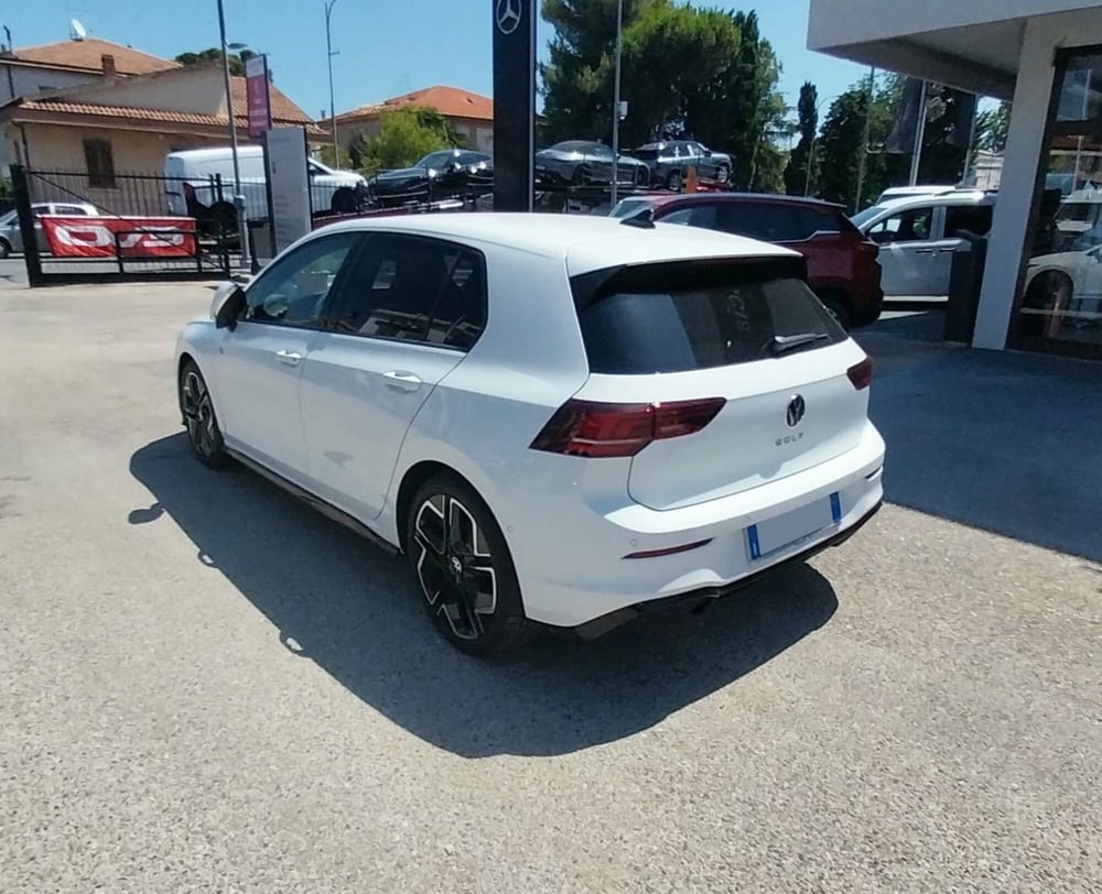 Volkswagen Golf nuova a Pescara (3)