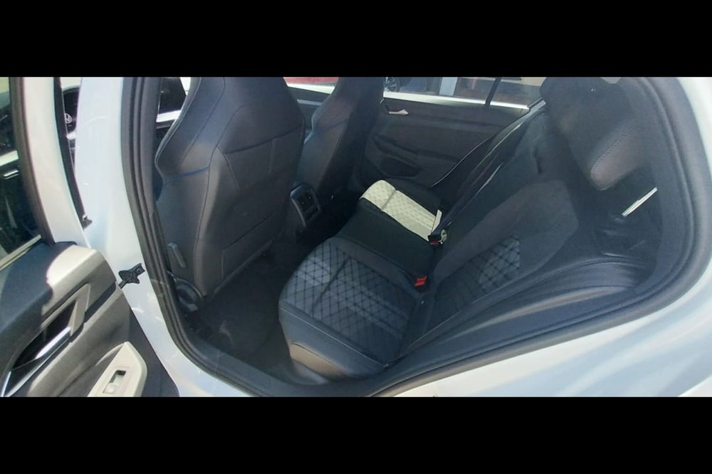 Volkswagen Golf nuova a Pescara (5)