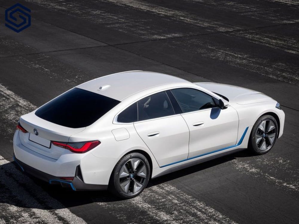 BMW i4 nuova a Cagliari