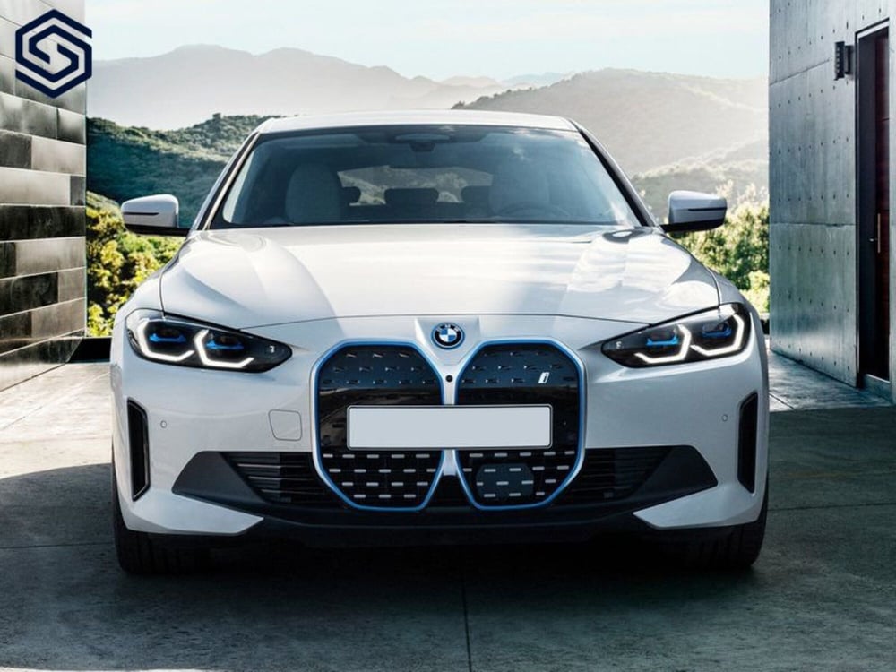 BMW i4 nuova a Cagliari (3)