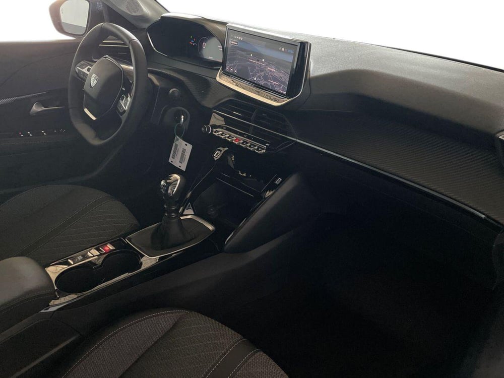 Peugeot 208 nuova a Salerno (15)