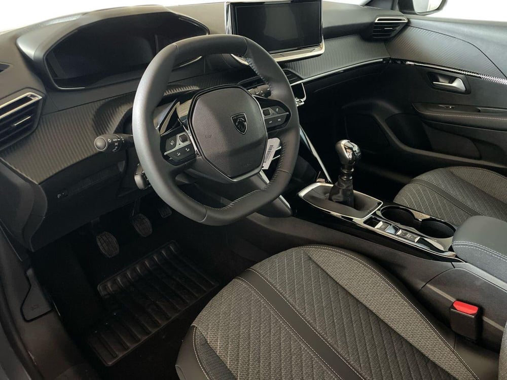 Peugeot 208 nuova a Salerno (9)