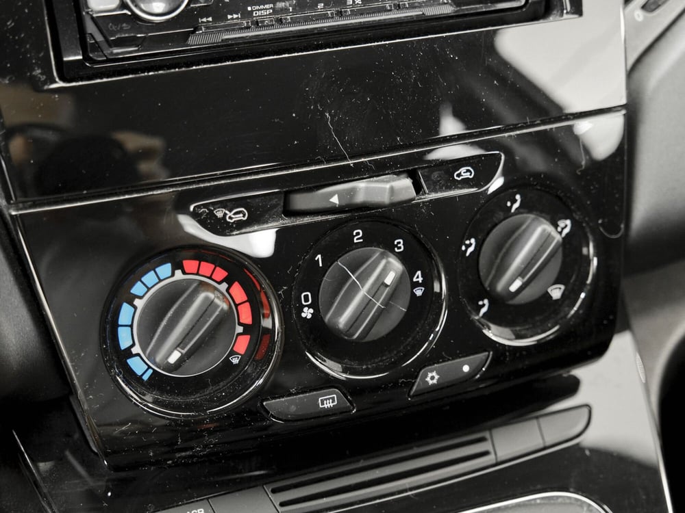 Lancia Ypsilon usata a Prato (10)