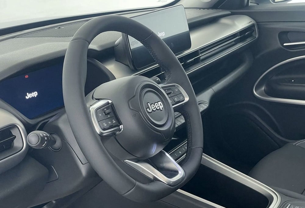 Jeep Avenger nuova a Perugia (18)