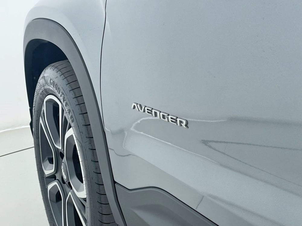 Jeep Avenger nuova a Perugia (9)