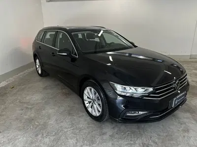 Volkswagen Passat 2.0 tdi scr Business 122cv dsg del 2023 usata a Avezzano