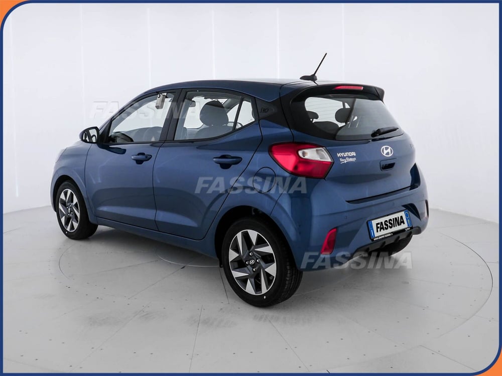 Hyundai i10 nuova a Milano (4)