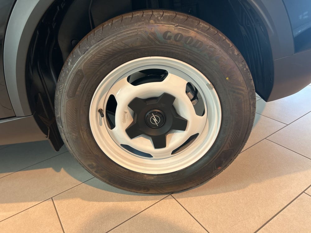 Opel Frontera nuova a Piacenza (14)