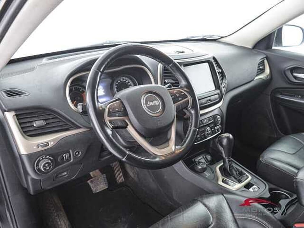Jeep Cherokee usata a Viterbo (8)
