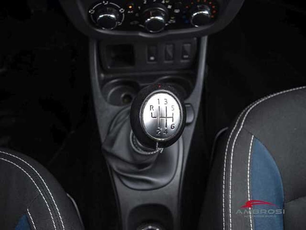 Dacia Duster usata a Viterbo (18)