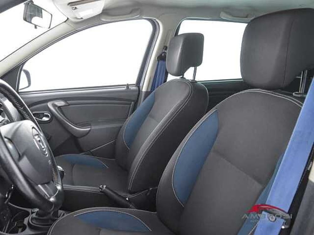 Dacia Duster usata a Viterbo (9)
