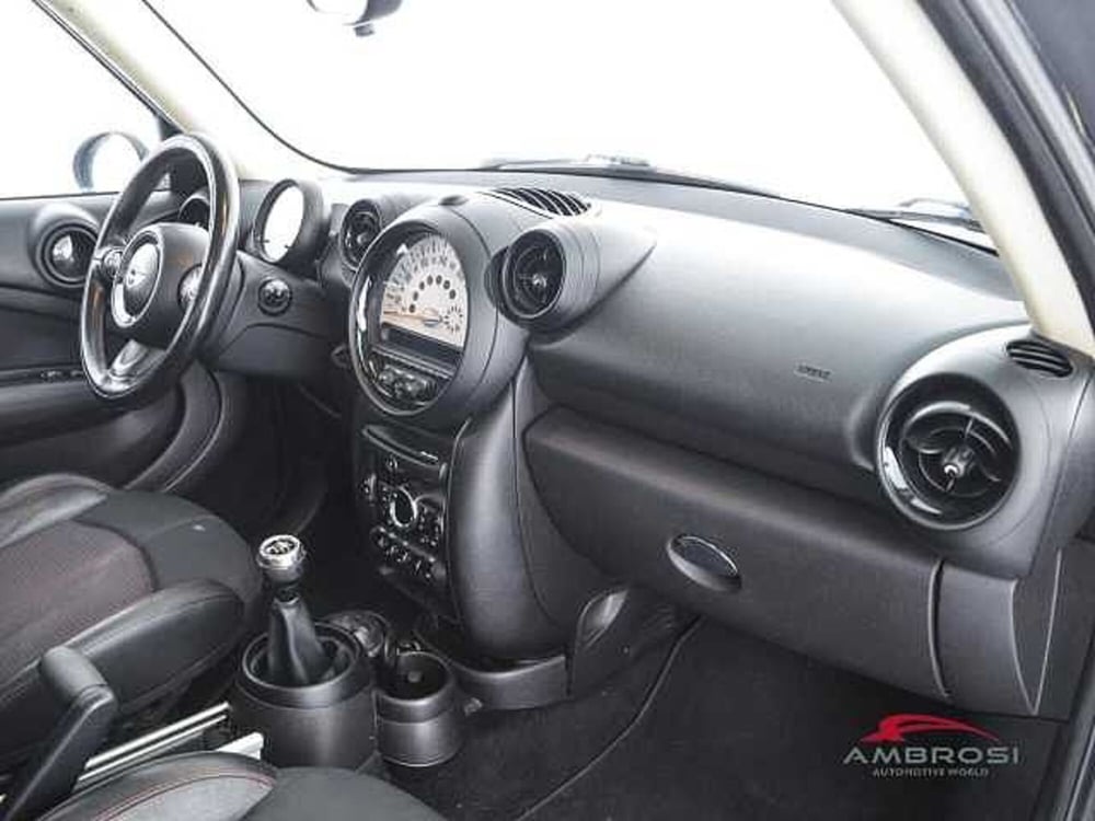 MINI Mini Countryman usata a Viterbo (12)