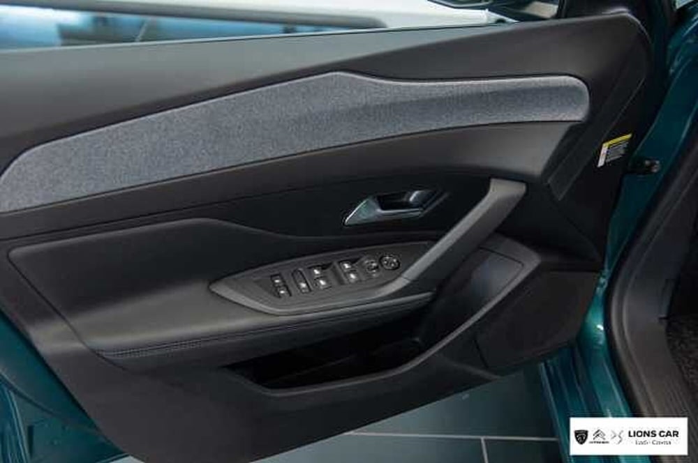 Peugeot 308 SW nuova a Lodi (9)