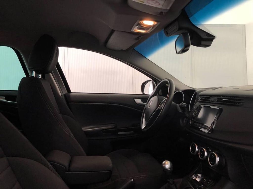 Alfa Romeo Giulietta usata a Torino (7)