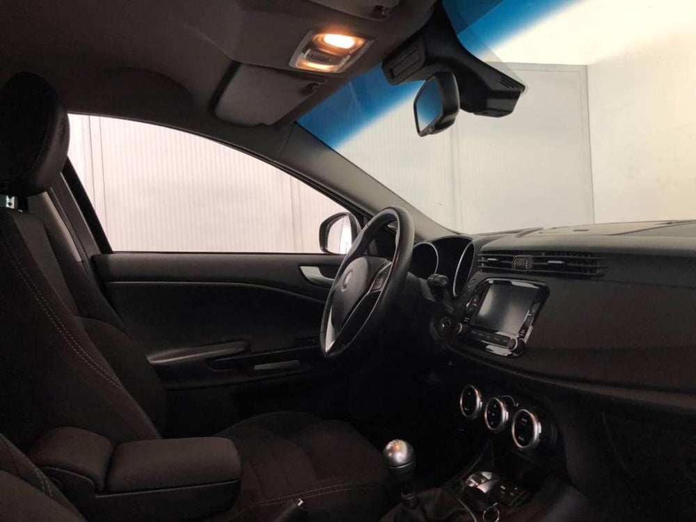 Alfa Romeo Giulietta usata a Torino (8)