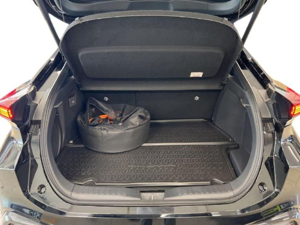 Toyota Toyota C-HR usata a Vercelli (11)