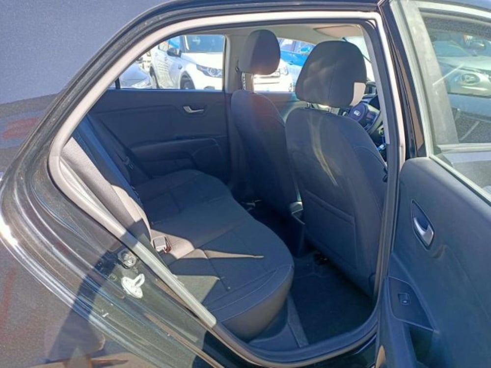 Kia Rio usata a Firenze (12)
