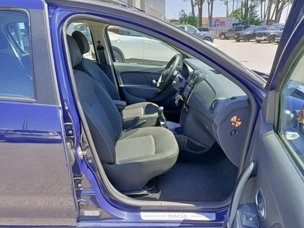 Dacia Sandero usata a Firenze (14)