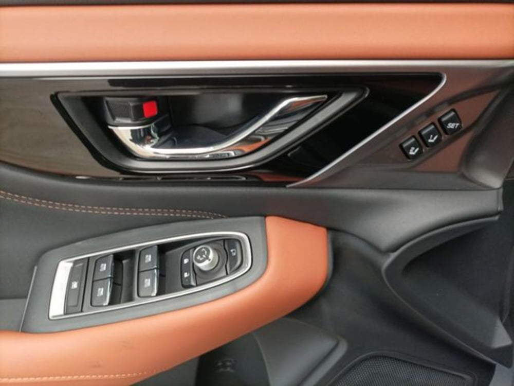 Subaru Outback nuova a Milano (15)