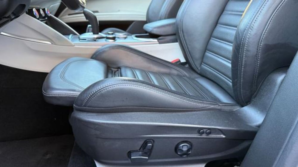 Alfa Romeo Stelvio usata a Roma (13)