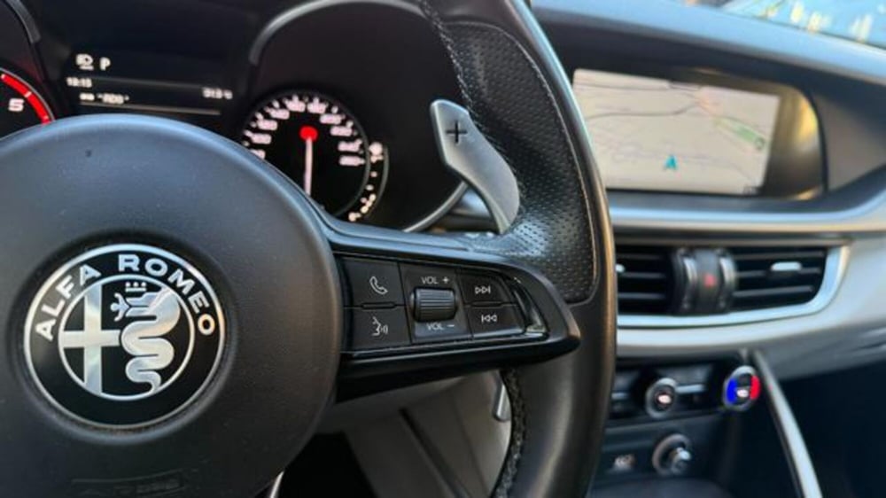 Alfa Romeo Stelvio usata a Roma (8)