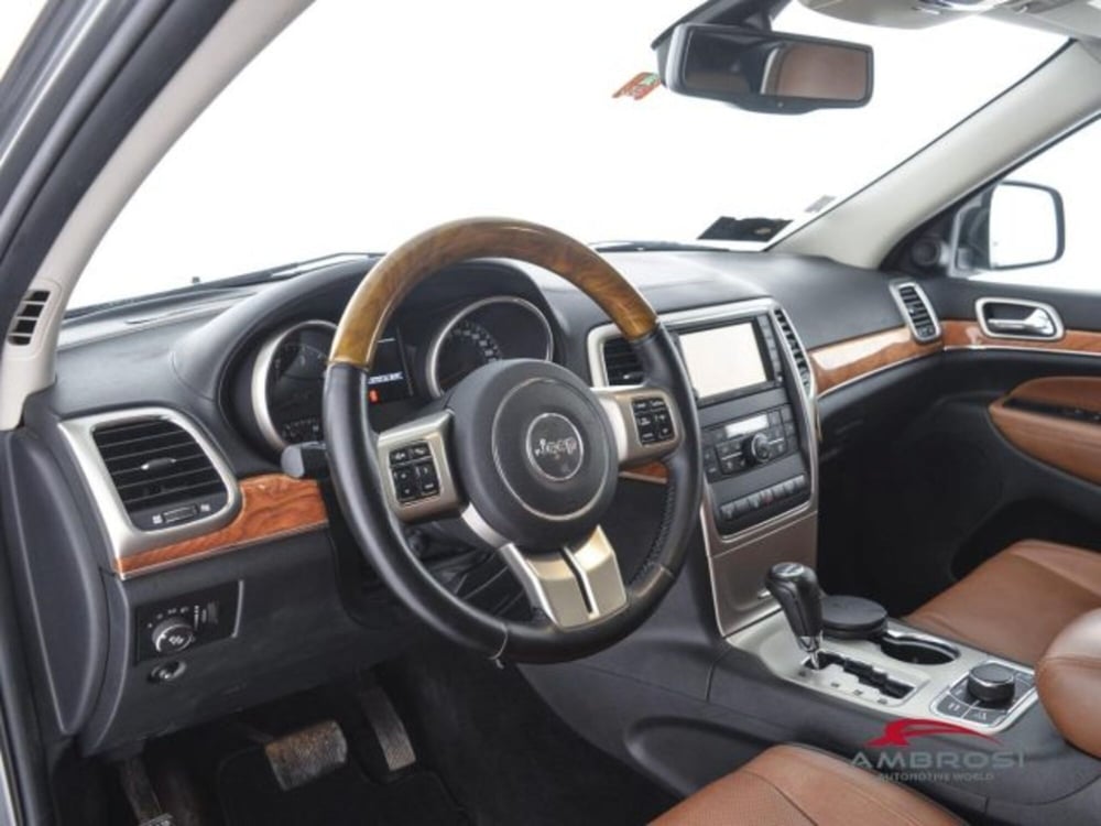 Jeep Grand Cherokee usata a Perugia (8)