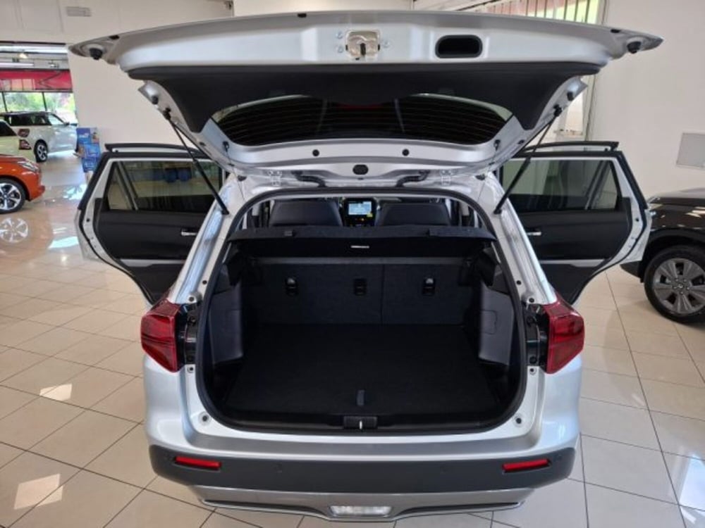 Suzuki Vitara nuova a Reggio Emilia (12)
