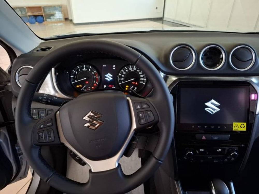 Suzuki Vitara nuova a Reggio Emilia (9)
