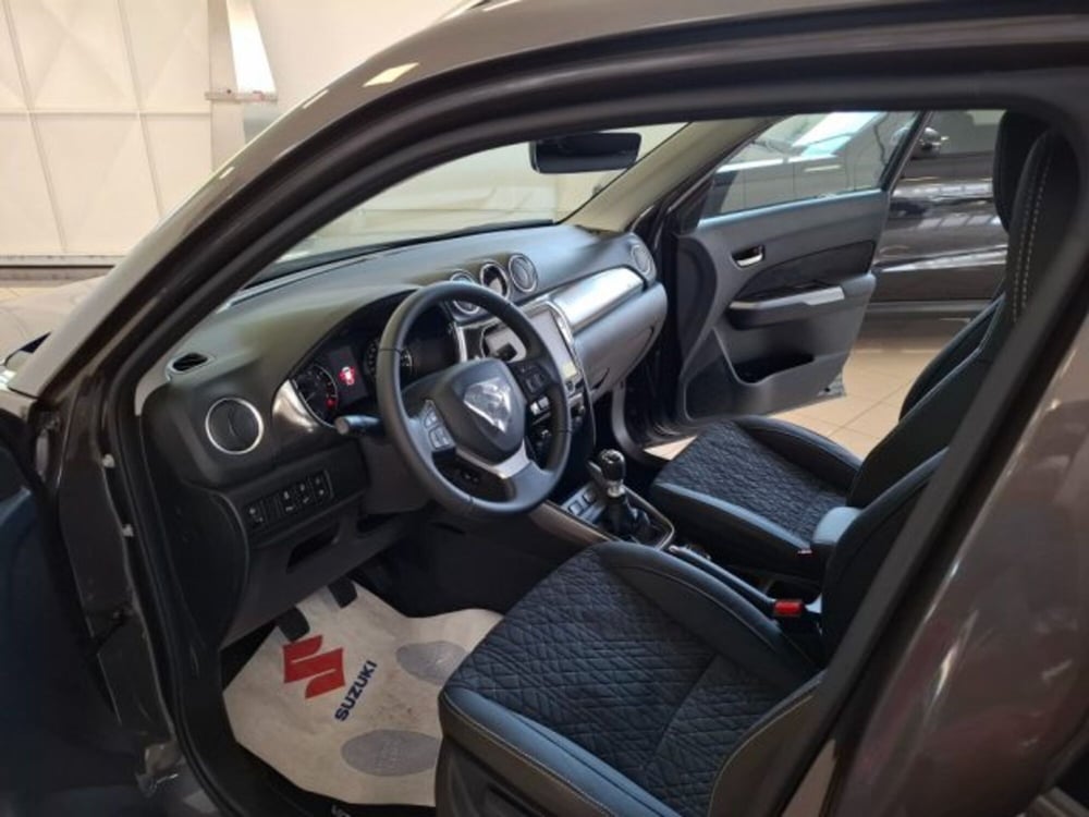 Suzuki Vitara nuova a Reggio Emilia (9)