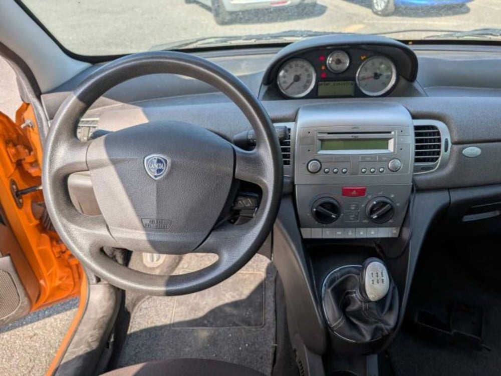 Lancia Ypsilon usata a Sondrio (12)