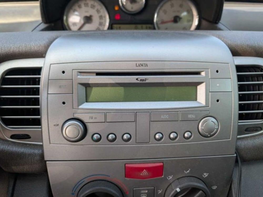 Lancia Ypsilon usata a Sondrio (13)